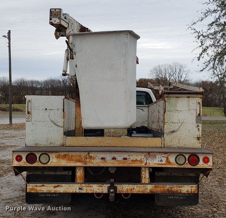 image for item FW9566 2000 Ford F350 Super Duty bucket truck