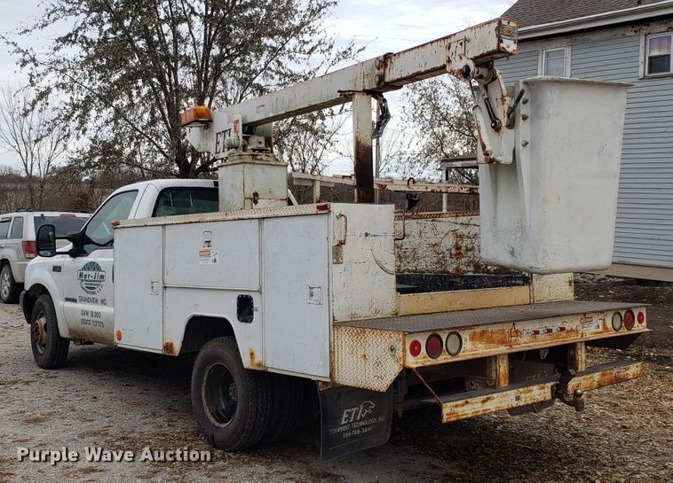 image for item FW9566 2000 Ford F350 Super Duty bucket truck
