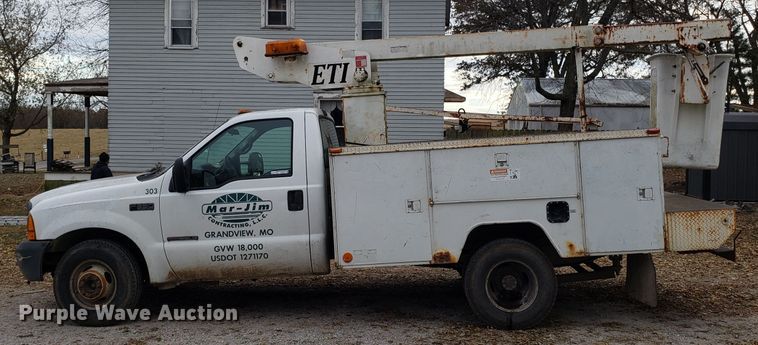 image for item FW9566 2000 Ford F350 Super Duty bucket truck