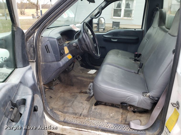 image for item FW9566 2000 Ford F350 Super Duty bucket truck