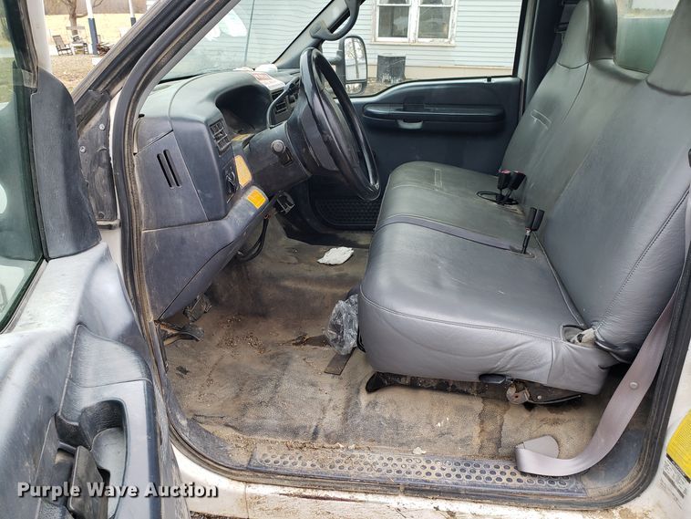 image for item FW9566 2000 Ford F350 Super Duty bucket truck