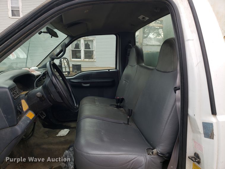 image for item FW9566 2000 Ford F350 Super Duty bucket truck