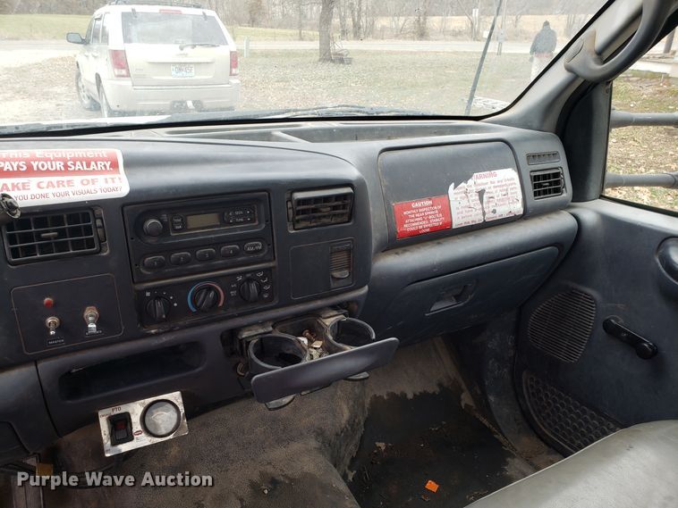 image for item FW9566 2000 Ford F350 Super Duty bucket truck