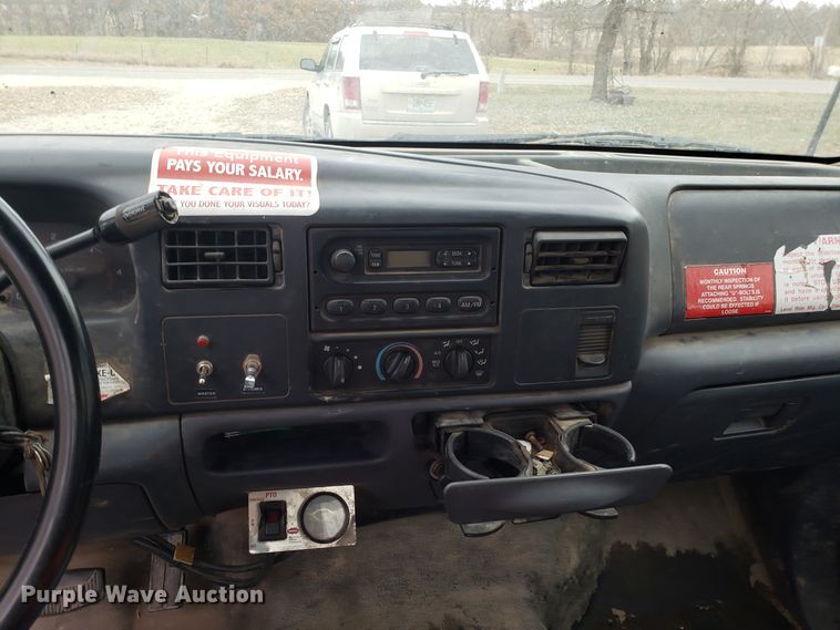 image for item FW9566 2000 Ford F350 Super Duty bucket truck