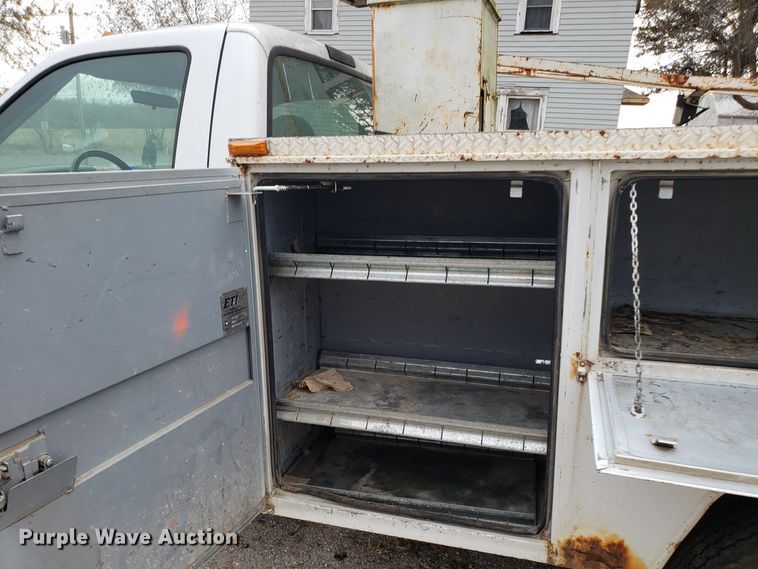 image for item FW9566 2000 Ford F350 Super Duty bucket truck