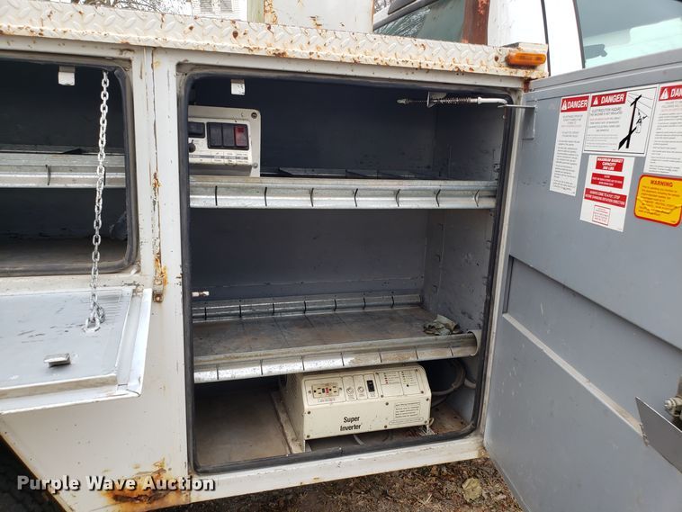 image for item FW9566 2000 Ford F350 Super Duty bucket truck