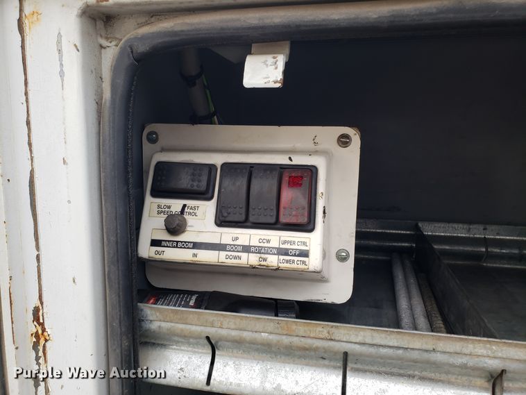 image for item FW9566 2000 Ford F350 Super Duty bucket truck