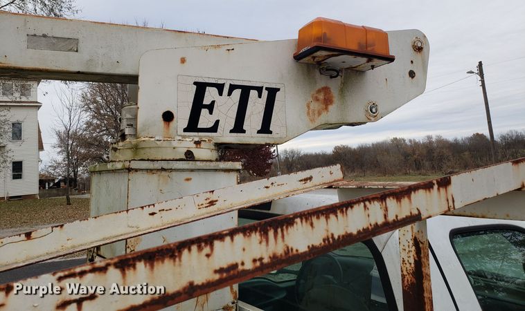 image for item FW9566 2000 Ford F350 Super Duty bucket truck