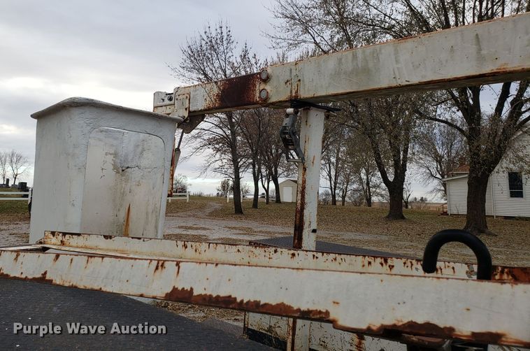 image for item FW9566 2000 Ford F350 Super Duty bucket truck