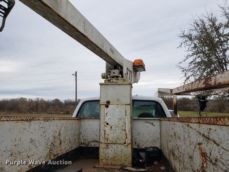 image for item FW9566 2000 Ford F350 Super Duty bucket truck