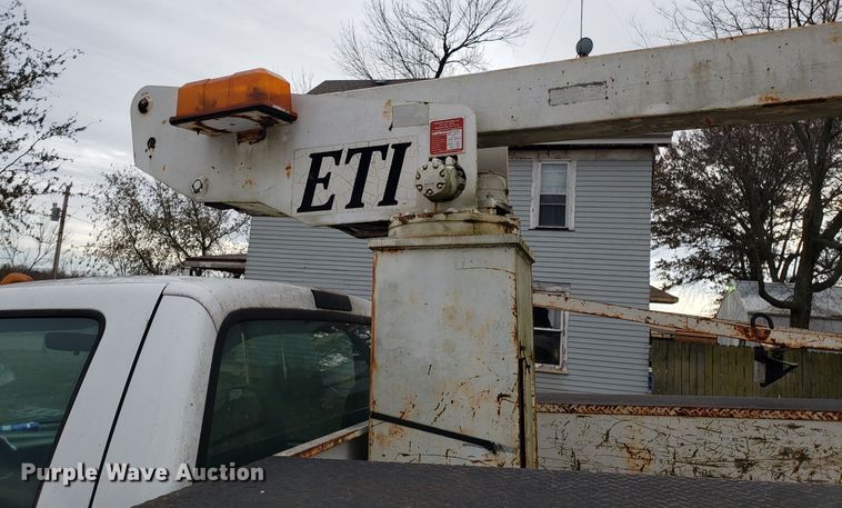 image for item FW9566 2000 Ford F350 Super Duty bucket truck