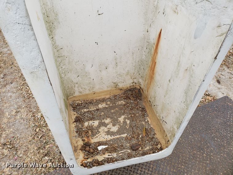 image for item FW9566 2000 Ford F350 Super Duty bucket truck