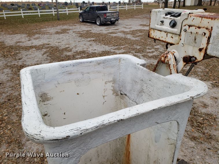 image for item FW9566 2000 Ford F350 Super Duty bucket truck