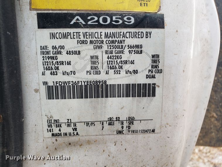 image for item FW9566 2000 Ford F350 Super Duty bucket truck