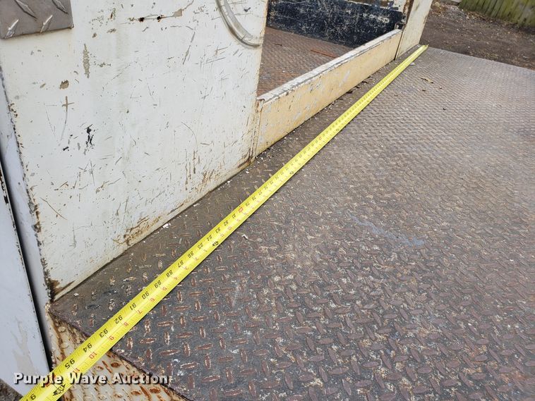 image for item FW9566 2000 Ford F350 Super Duty bucket truck