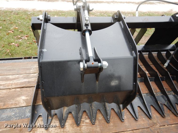 image for item GC9361 72"W skid steer grapple bucket