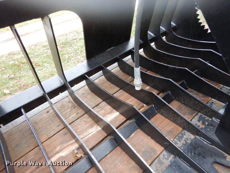 image for item GC9361 72"W skid steer grapple bucket