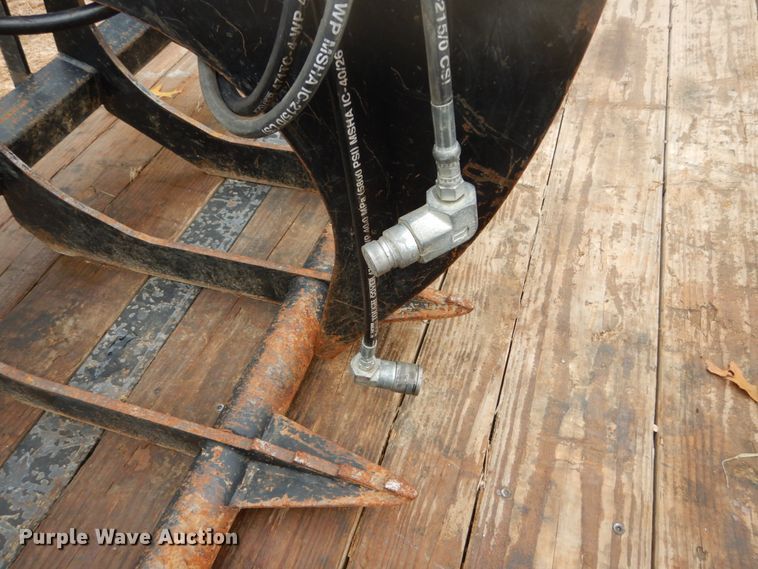 image for item GC9363 72"W skid steer grapple bucket