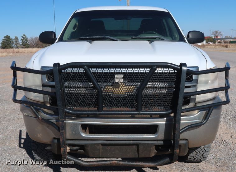 image for item GD9878 2011 Chevrolet Silverado 2500HD Ext. Cab pickup truck