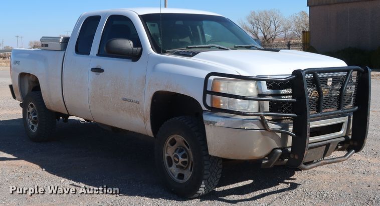 image for item GD9878 2011 Chevrolet Silverado 2500HD Ext. Cab pickup truck
