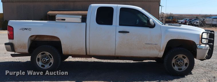 image for item GD9878 2011 Chevrolet Silverado 2500HD Ext. Cab pickup truck