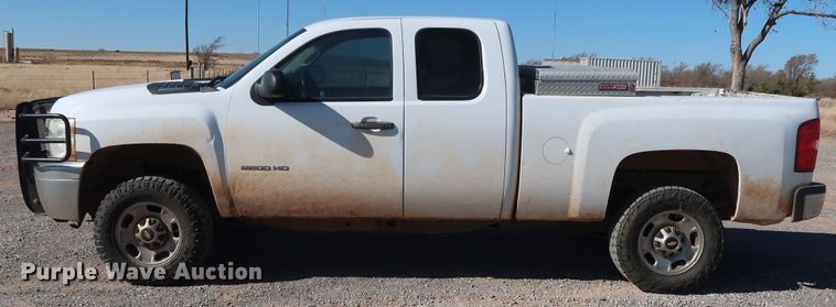 image for item GD9878 2011 Chevrolet Silverado 2500HD Ext. Cab pickup truck