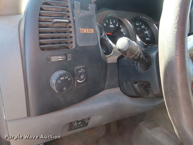 image for item GD9878 2011 Chevrolet Silverado 2500HD Ext. Cab pickup truck