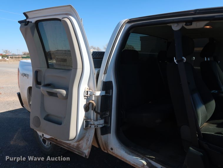 image for item GD9878 2011 Chevrolet Silverado 2500HD Ext. Cab pickup truck