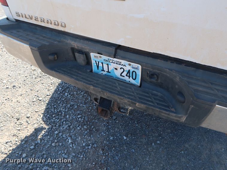 image for item GD9878 2011 Chevrolet Silverado 2500HD Ext. Cab pickup truck