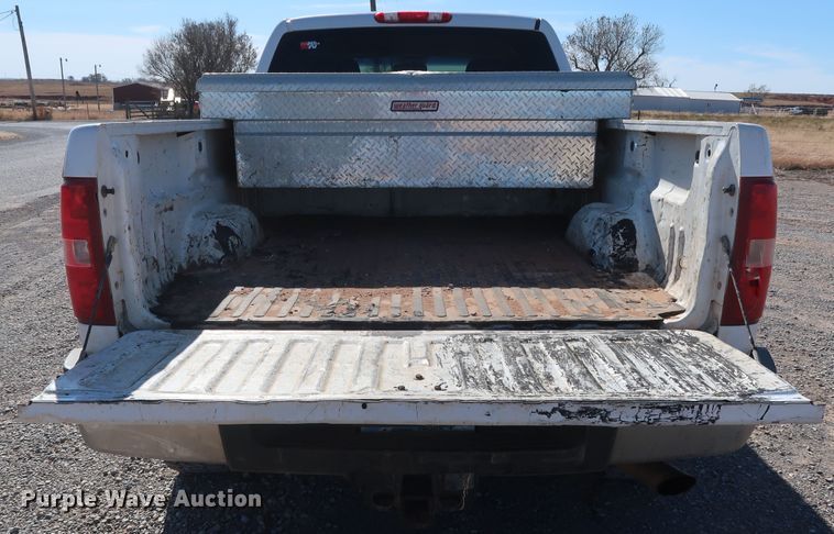 image for item GD9878 2011 Chevrolet Silverado 2500HD Ext. Cab pickup truck