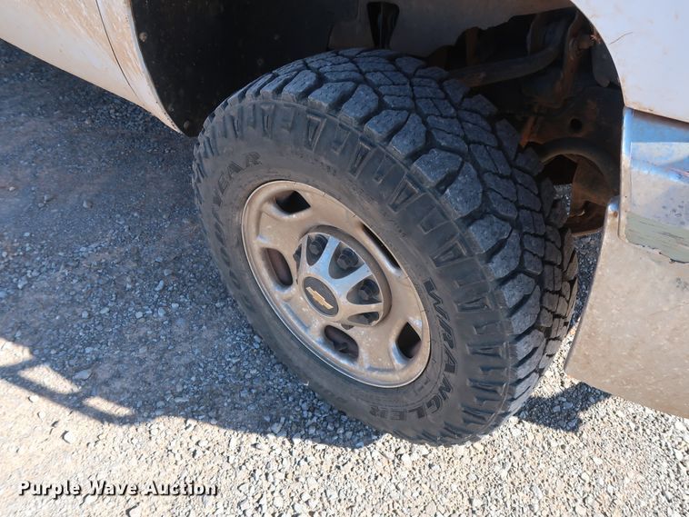 image for item GD9878 2011 Chevrolet Silverado 2500HD Ext. Cab pickup truck