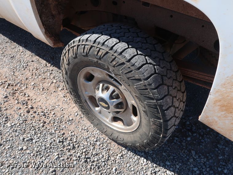 image for item GD9878 2011 Chevrolet Silverado 2500HD Ext. Cab pickup truck