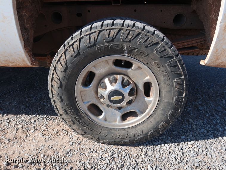 image for item GD9878 2011 Chevrolet Silverado 2500HD Ext. Cab pickup truck