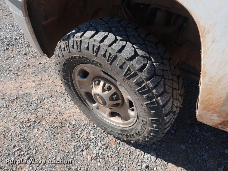 image for item GD9878 2011 Chevrolet Silverado 2500HD Ext. Cab pickup truck