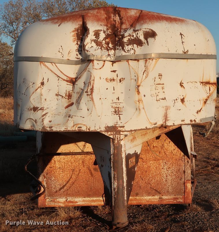 image for item GD9882 WW livestock trailer