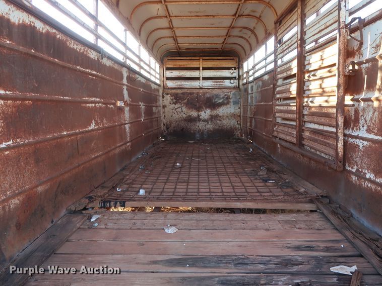 image for item GD9882 WW livestock trailer