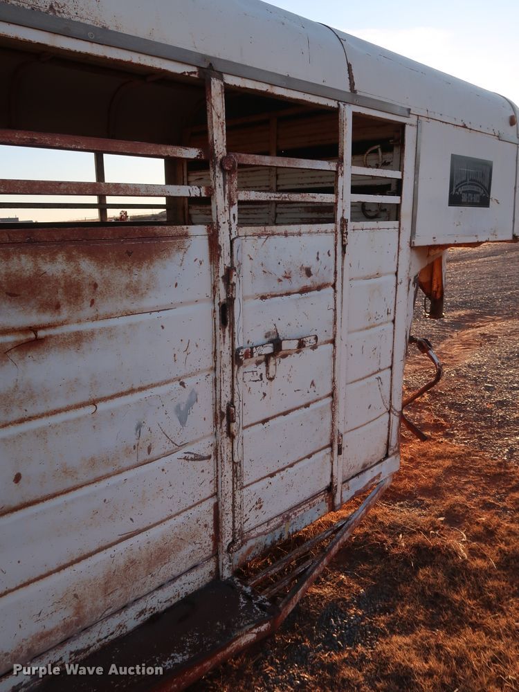 image for item GD9882 WW livestock trailer