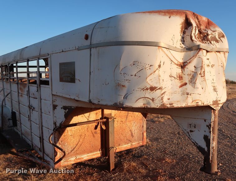 image for item GD9882 WW livestock trailer