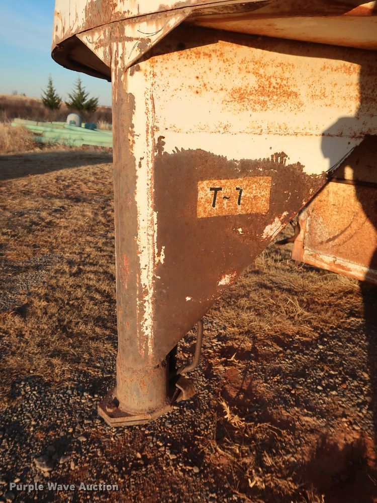 image for item GD9882 WW livestock trailer