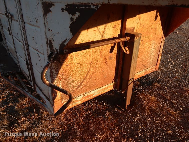 image for item GD9882 WW livestock trailer