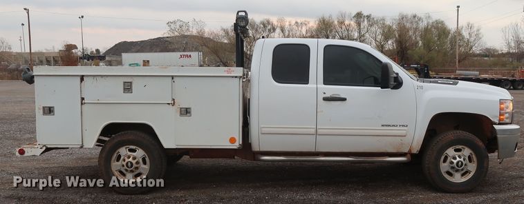 image for item GD9905 2011 Chevrolet Silverado 2500 Ext. Cab utility bed pickup truck