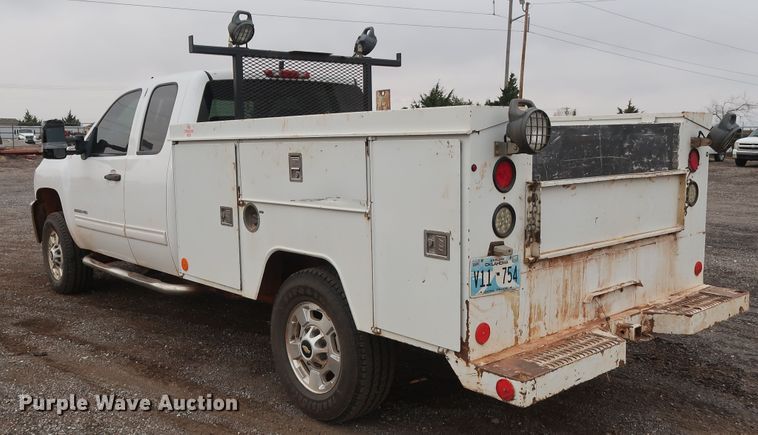image for item GD9905 2011 Chevrolet Silverado 2500 Ext. Cab utility bed pickup truck