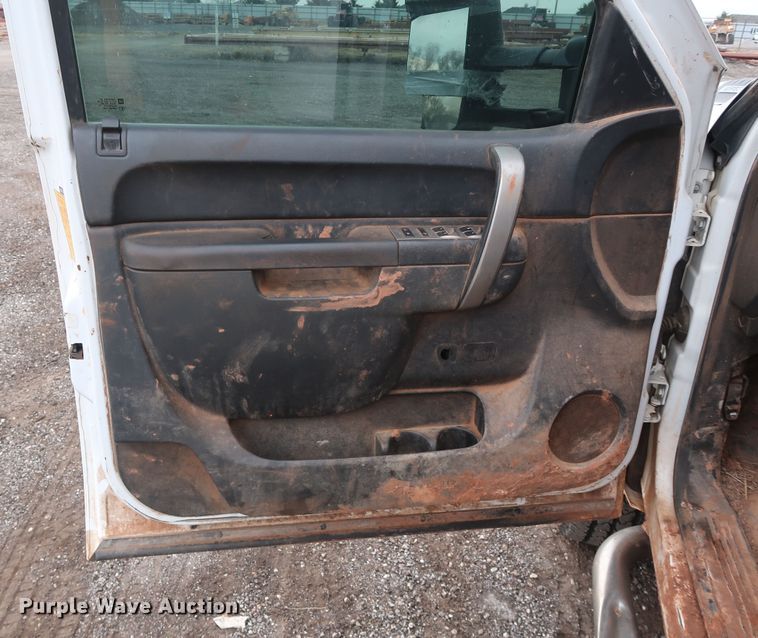 image for item GD9905 2011 Chevrolet Silverado 2500 Ext. Cab utility bed pickup truck