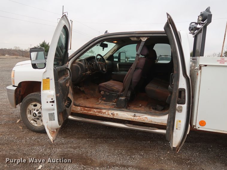 image for item GD9905 2011 Chevrolet Silverado 2500 Ext. Cab utility bed pickup truck