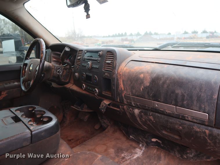 image for item GD9905 2011 Chevrolet Silverado 2500 Ext. Cab utility bed pickup truck