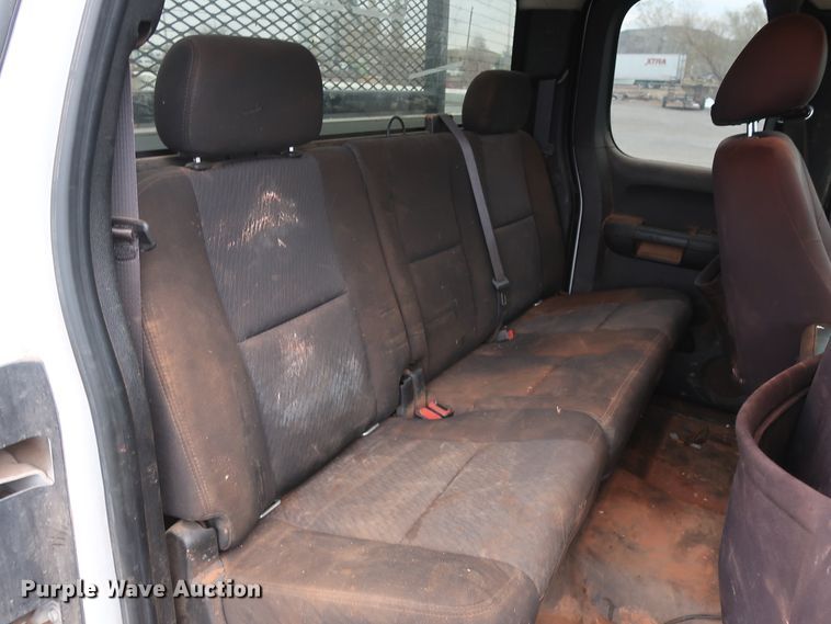 image for item GD9905 2011 Chevrolet Silverado 2500 Ext. Cab utility bed pickup truck