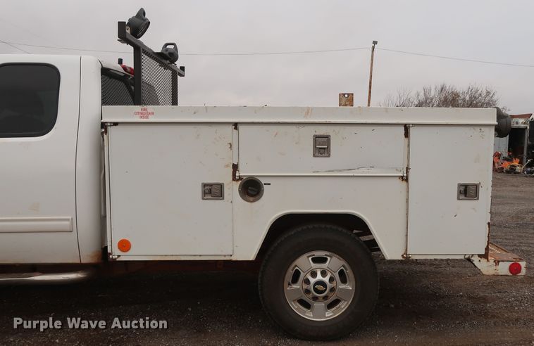 image for item GD9905 2011 Chevrolet Silverado 2500 Ext. Cab utility bed pickup truck