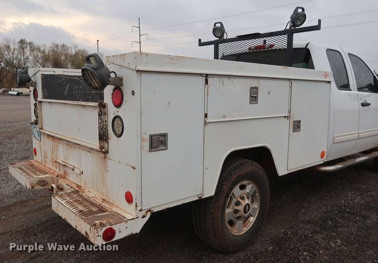 image for item GD9905 2011 Chevrolet Silverado 2500 Ext. Cab utility bed pickup truck