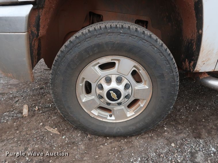 image for item GD9905 2011 Chevrolet Silverado 2500 Ext. Cab utility bed pickup truck