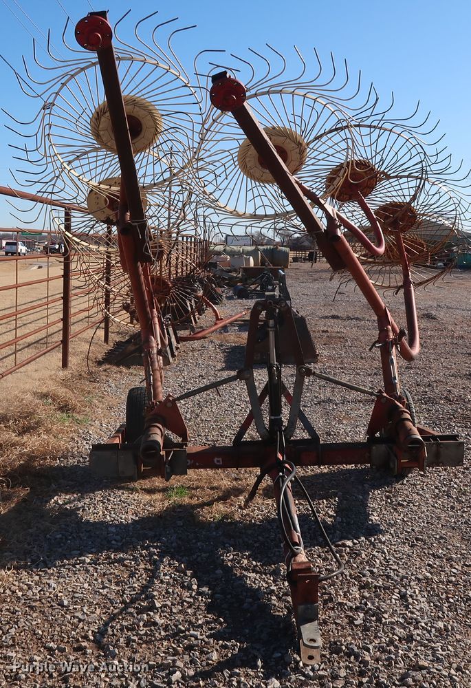 Tonutti RCS8 hay rake in Lexington, OK Item GD9909 sold Purple Wave